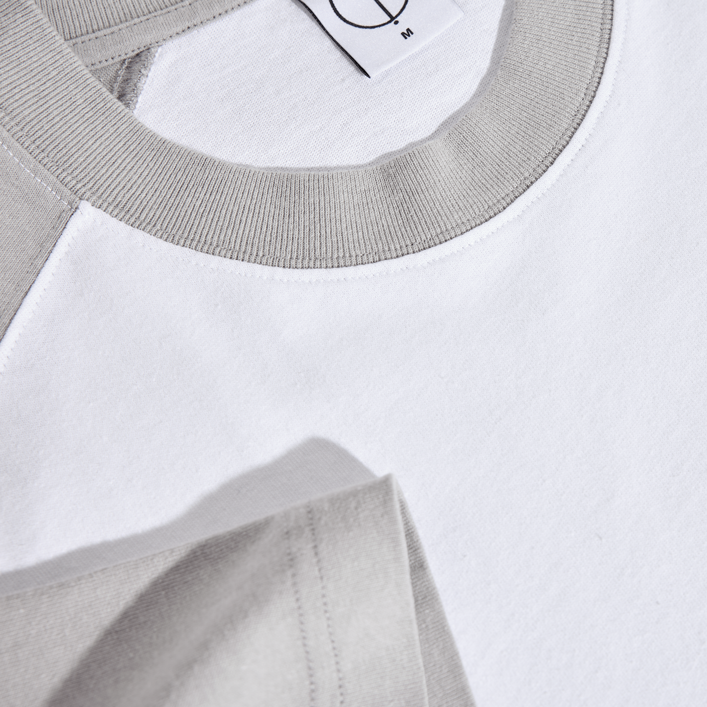 Doe Tee - White/Silver